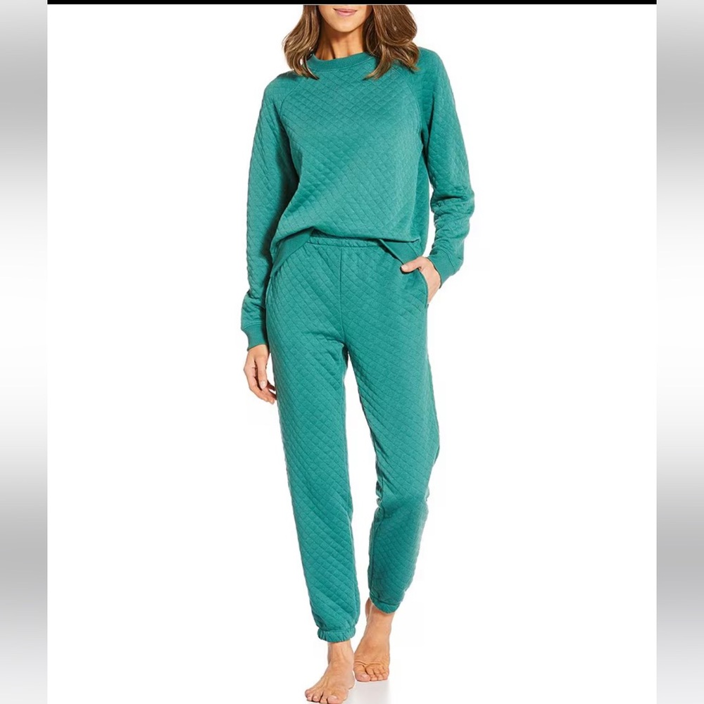 Van Winkle & Co quilted lounge set